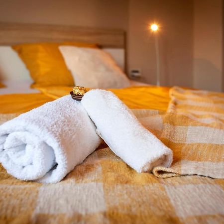 Room And Apartments Antea 로비니 외부 사진