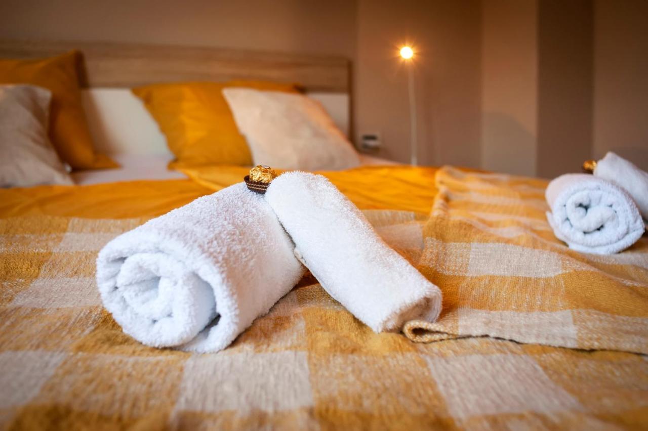 Room And Apartments Antea 로비니 외부 사진
