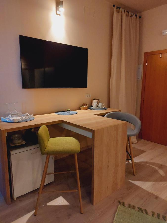 Room And Apartments Antea 로비니 외부 사진