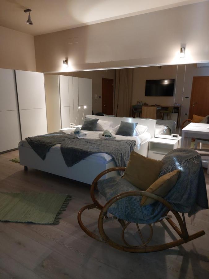 Room And Apartments Antea 로비니 외부 사진