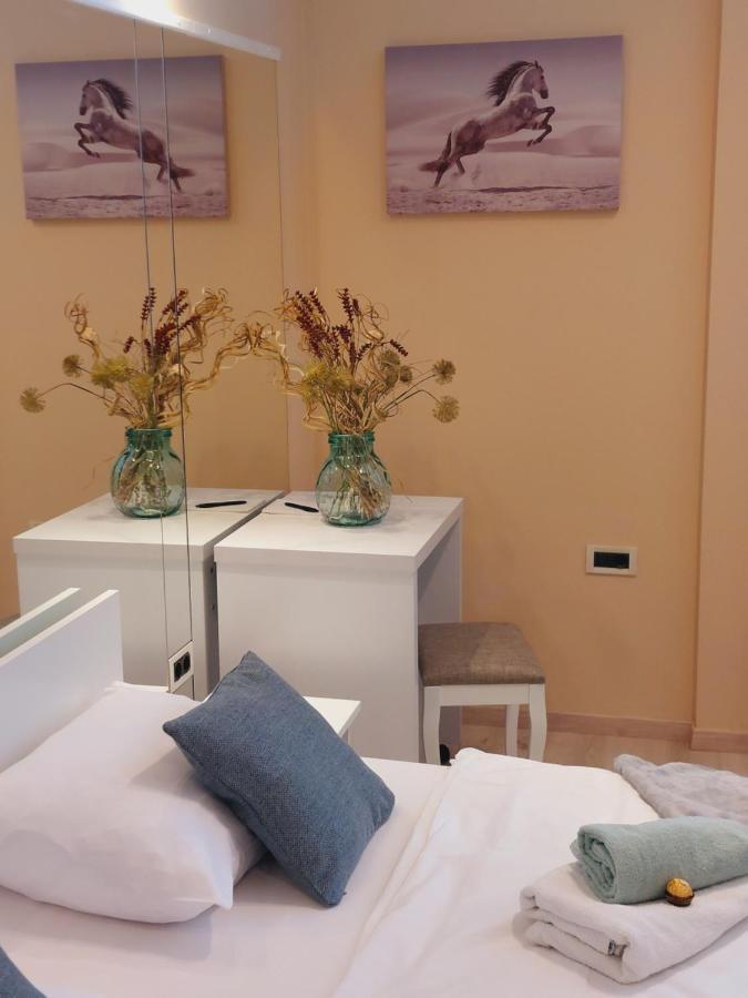 Room And Apartments Antea 로비니 외부 사진